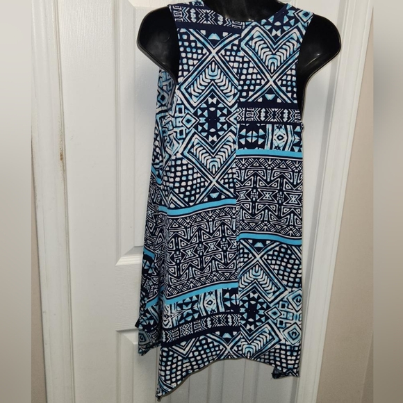 Jostar Geometric Patterned Top - Picture 4 of 8